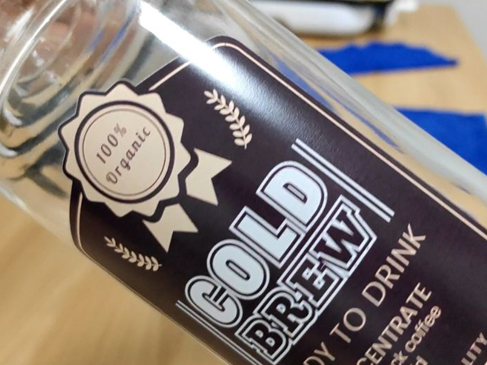 靓膜（PF-150）与（彩色+白碳粉）激光打印机用于深颜色的陶瓷、玻璃、金属制品、塑料等的彩色Logo、标识、标徽等的定制